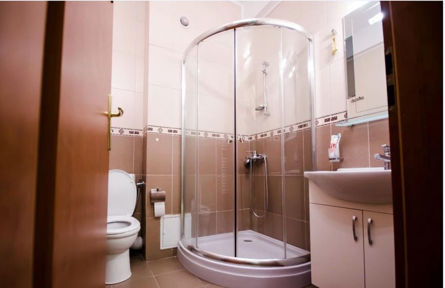 Mamaia, central, 3 camere decomandate lux, 130 mp