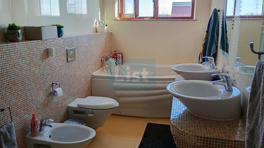 CASA P+1 , ZONA ARCASILOR