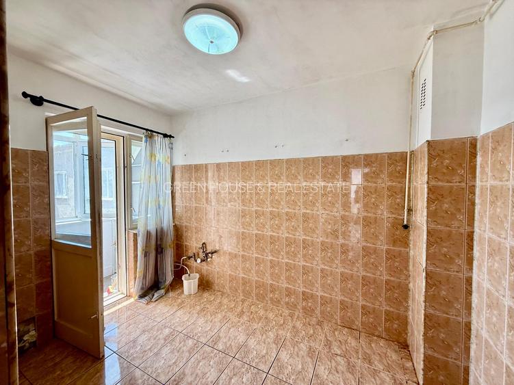 Apartament cu 4 camere-2 balcoane- zona Piata Centrala - 24