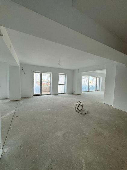 Duplex 5 camere 251 MP 8 Parcari Ștefan cel Mare - Parcul Circului