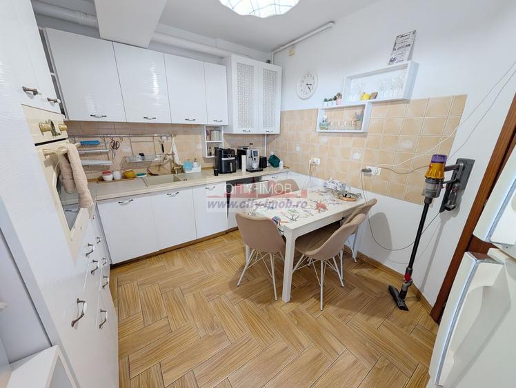 Vanzare apartament 3 Camere Straulesti