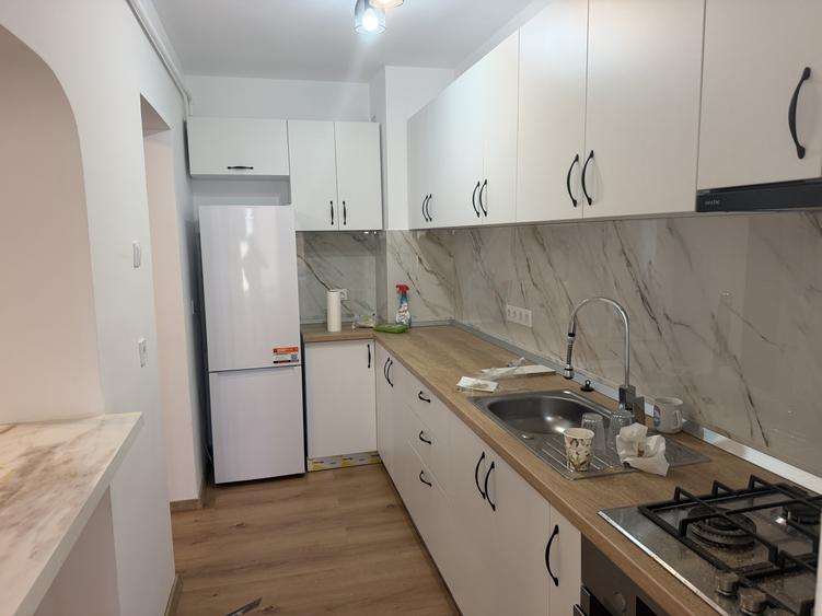 Ap 3 camere decomandate renovat et 1 Strand central