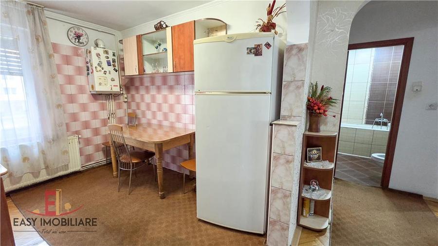 Apartament 3 camere, Tudor, 70mp, Str. Progresului, bloc izolat.