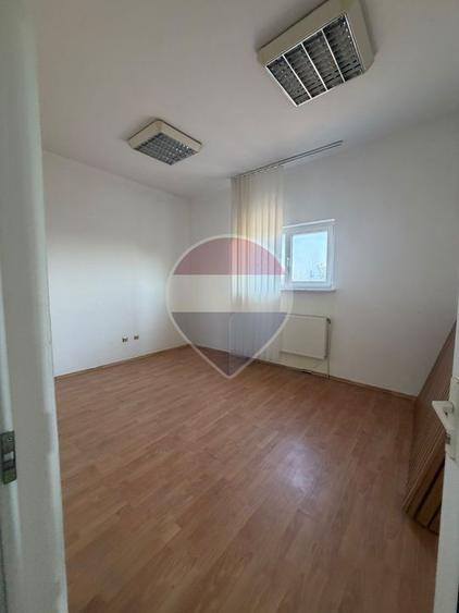 Proprietate mixtă – 1.109 mp teren + clădire 512 mp P+1+M , Toamnei