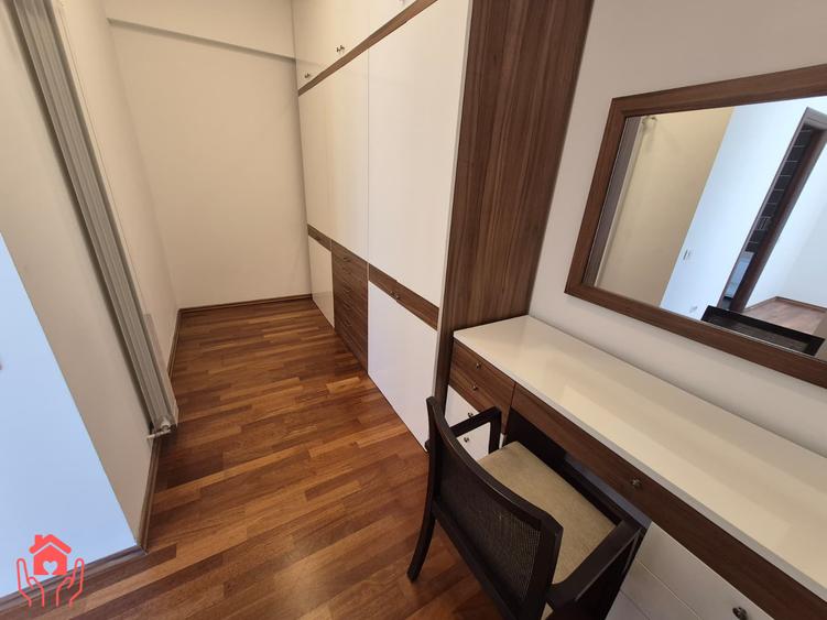IANCU NICOLAE-Penthouse 4 camere, 80 mp terasa, 3 bai, 2 parcari + boxa!