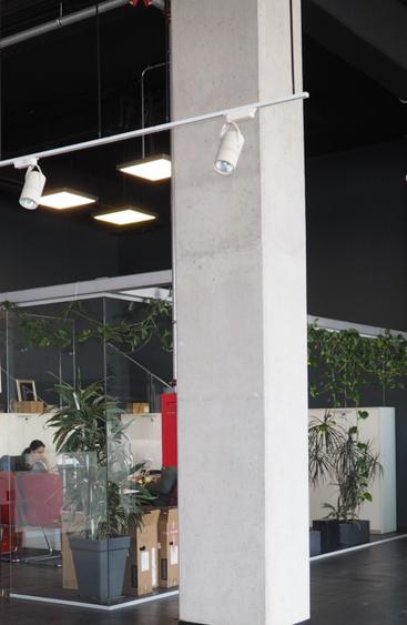 HALĂ CU RAFTURI INCLUSE ȘI 4 RAMPE TIR – BRAGADIRU, INCITY