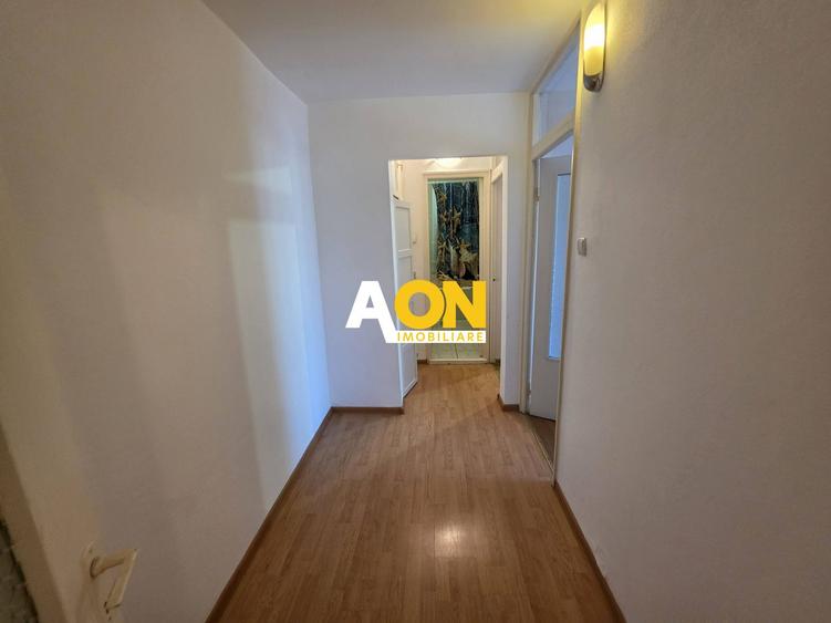 Apartament 3 camere, 68 mp utili, Cetate, zona Piata Cetate