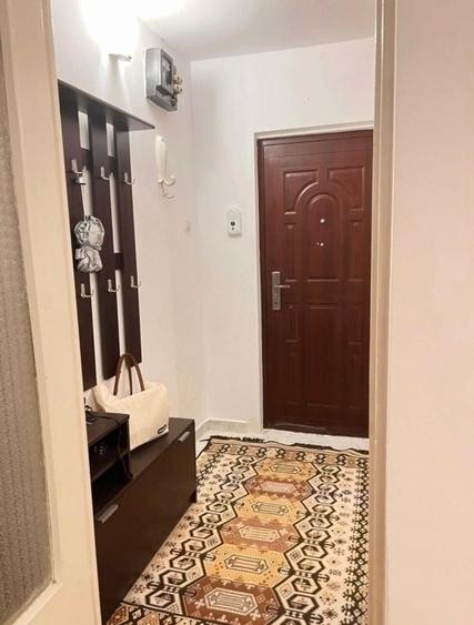 2 camere - Pacurari- Carrefur Express-  41 mp - liber- 75000 euro