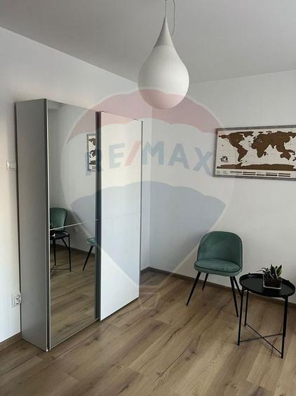 Apartament cu 3 camere de vanzare în zona Stirbei Voda
