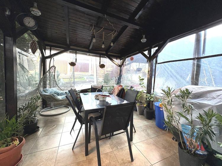 Casa 270mp cu 5 ari teren zona- Sarmas mobilata utilata 269.000eur neg