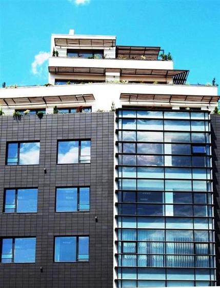 Spatiu de birou, de vanzare - 400 mp construiti