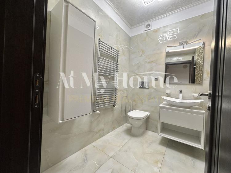 Apartament spatios cu 2 camere/ piscina exterioara/ terasa 21 mp/ Iancu Nicolae