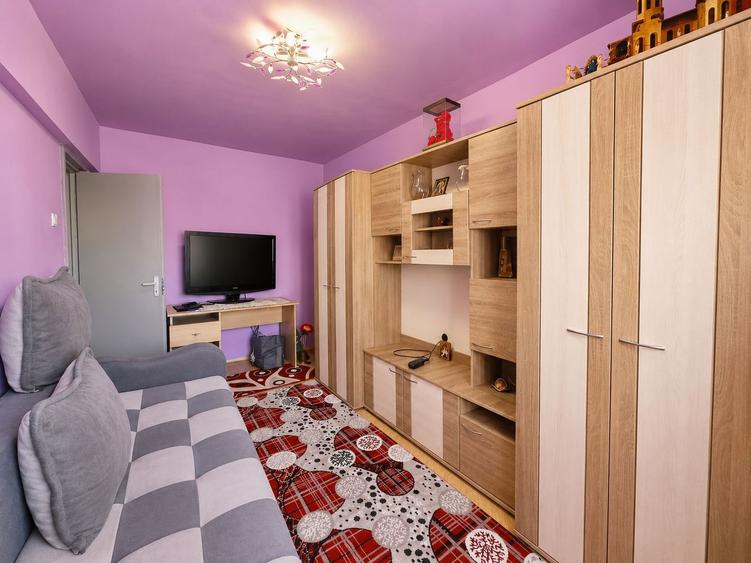 Apartament 4 camere, etaj intermediar, 82 mp, Piata Flora Manastur