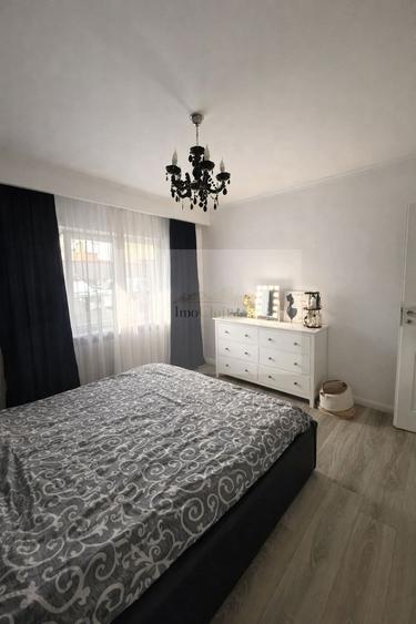 Apartament de vanzare 3 camere decomandat- Mărasti