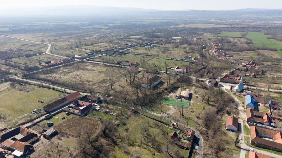 Conac nobiliar de secol XIX cu 8 camere în Maciova