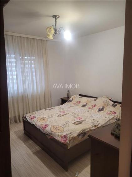 Apartament 3 camere ,zona Cora - 5