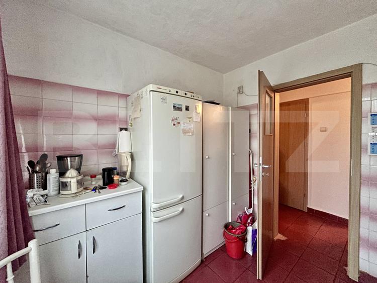 Apartament cu 3 camere, 56 mp, zona Cina