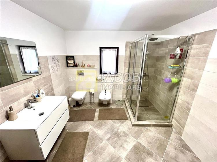 Casa in Magura, P+M, str. Valea Magurii, jud. Bacau - 6