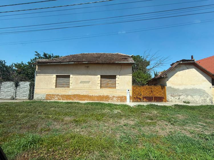 Casa cu 1800 mp teren aferent integral proprietate Central