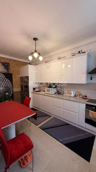 Apartament exclusivist în clădire istorică – 100 mp, 3 camere, Central - 4