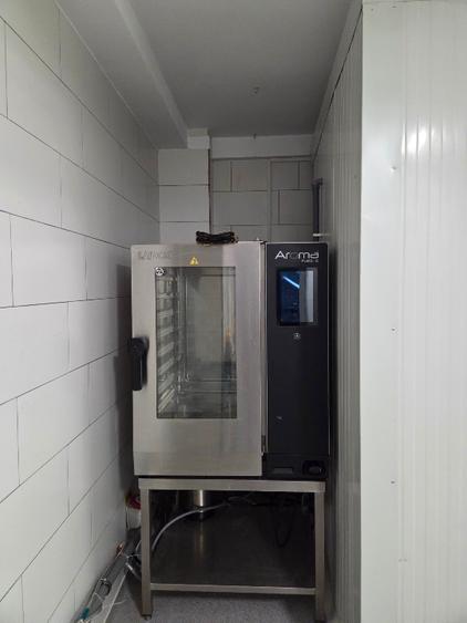 Vand spatiu comercial cental