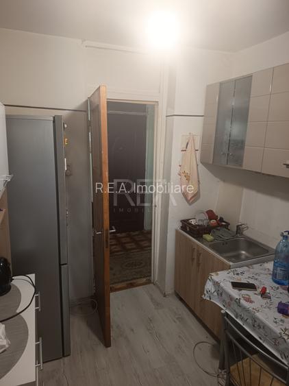 2 camere decomandat | Metrou Apărătorii Patriei | Bloc 1983 | - 13