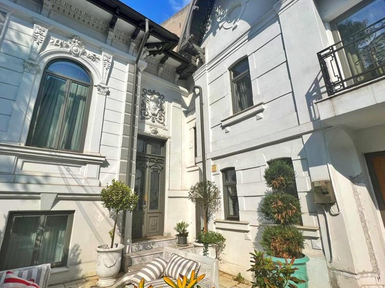 Vila Istorica Unica - Singur curte