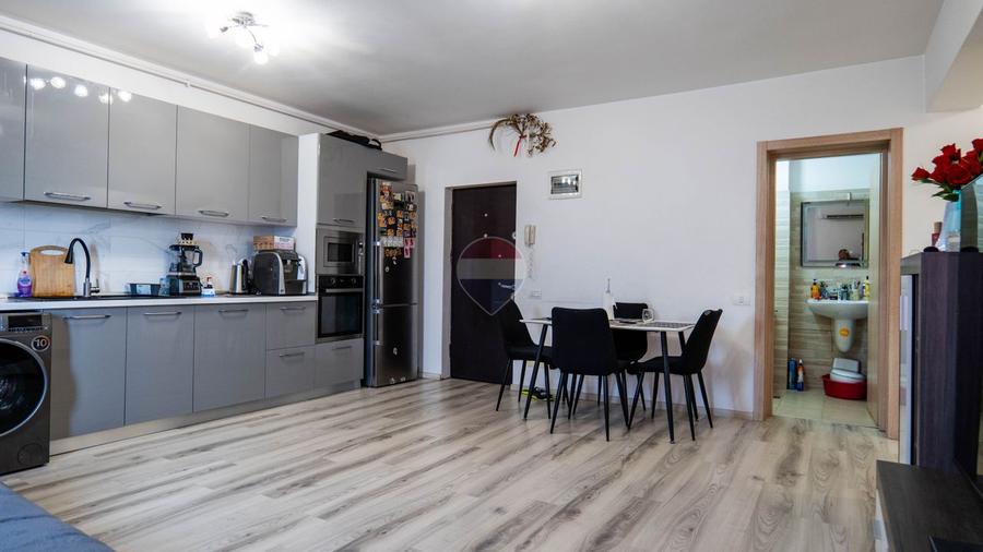 Apartament cu 3 camere de vânzare