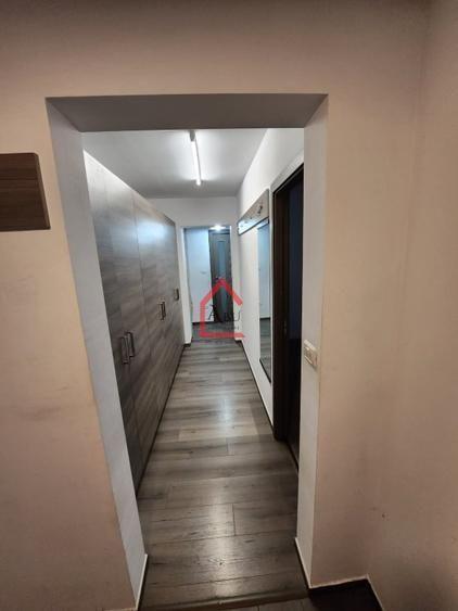 Apartament 2 camere , Podu Ros, eetaj intermediar