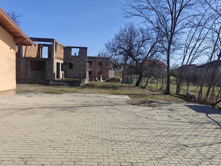 Oportunitate de investitie in Vernesti/BZ! Spatiu comercial – teren intravilan