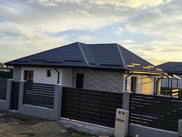 FARA COMISIOANE in Gulia casa cu 4 camere 2 bai terasa PARTER+pod placa la cheie