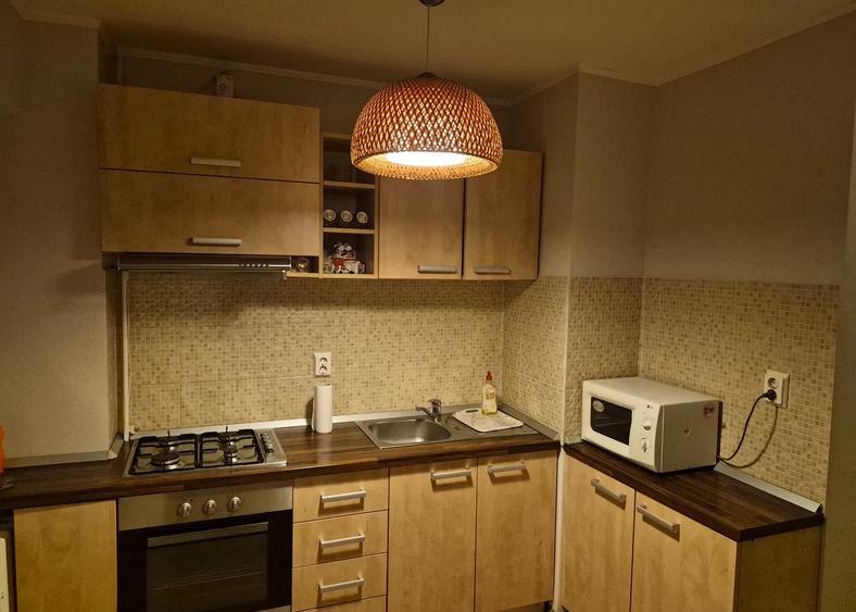 GARSONIERĂ PREMIUM | PIAȚA VICTORIEI | 100 M DE METROU | BALCON | 40 MP