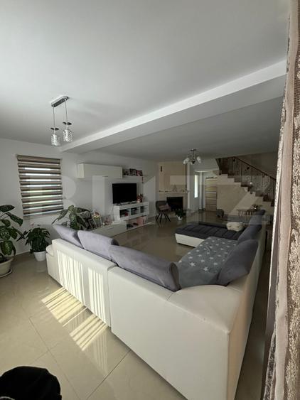 Casă individuala de vânzare, 5 camere, 214 mp, Bistrita