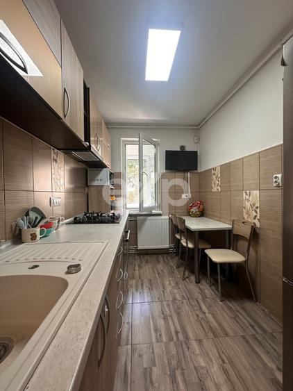 Apartament decomandat cu 3 camere, renovat recent, centrală proprie