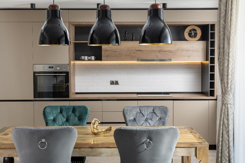 De închiriat – Penthouse cu jacuzzi și terasă 160 mp – Coresi, Brașov