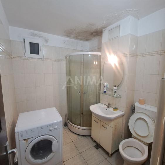 Apartament cu 4 camere, etaj 1, compartimentare decomandată, zonă excelentă