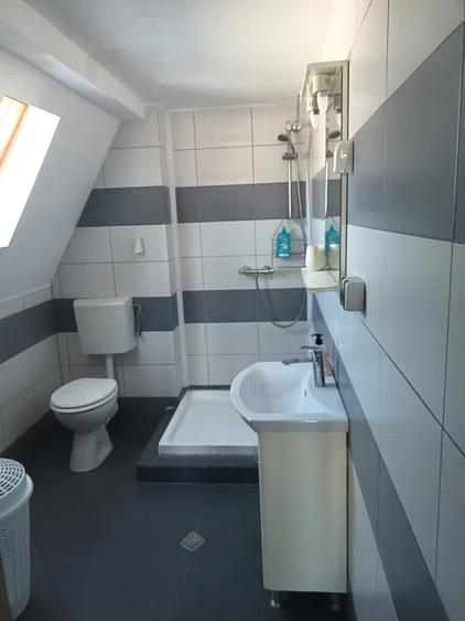 Apartament 3 camere, 85mp, 2 niveluri, zona centrala