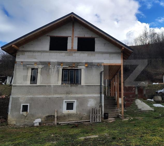 Casă țărănească cu 180 mp utili și teren de 1360 mp, Așchileu Mare