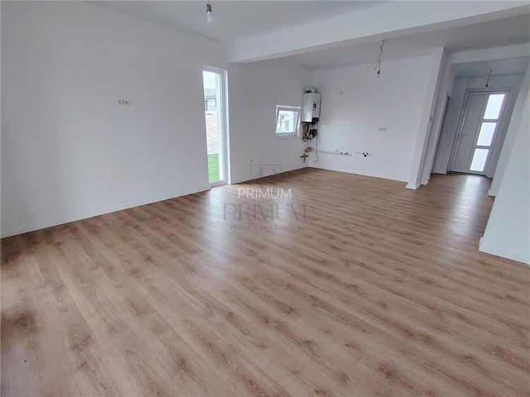 DUPLEX MODERN - ZONA CENTRALA - SEPARAT PRIN BAIE - GAZON SI SISTEM DE IRIGARE - 4