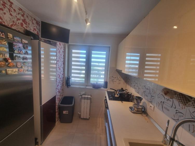 Vand apartament mobilat complet