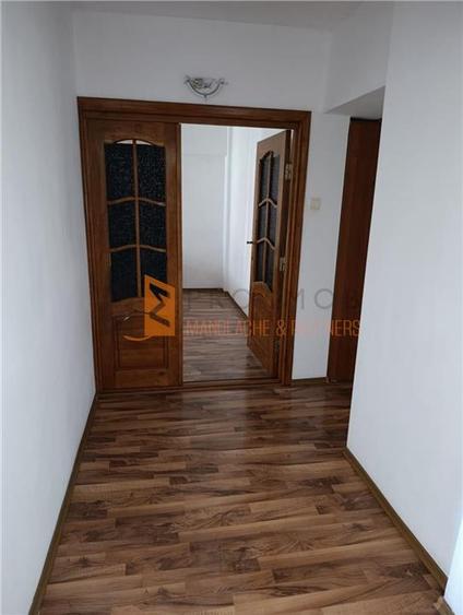 Apartament 4 camere confort 1 decomandat zona ultracentrala