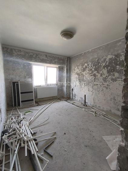 Apartament Anda 3 camere dec cu 2 bai, etaj 1, bloc 1981, Profi. - 11