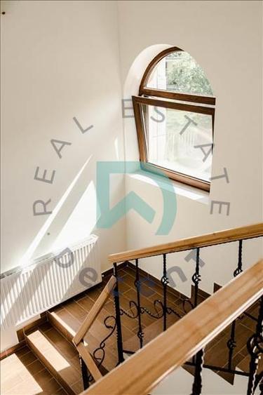 Casa, 11 camere, Noua, Brasov