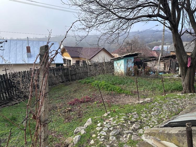 Proprietate de vânzare – Casă + anexă + teren 523 mp – Călugăreni