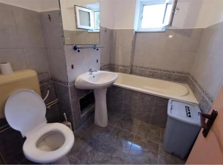 Apartament 3 camere semidecomandat, 71 mp - Stefan cel Mare