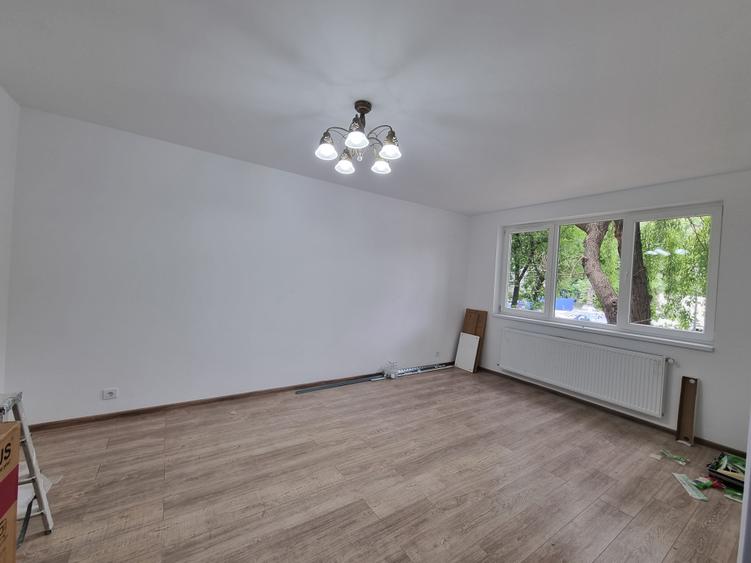 Apartament cu 3 camere de inchiriat in zona Piata Resita