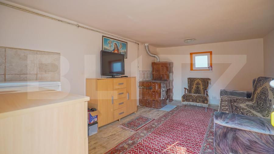 Casa cu 2 apartamente, 210 mp, teren 800 mp, zona Rasnov