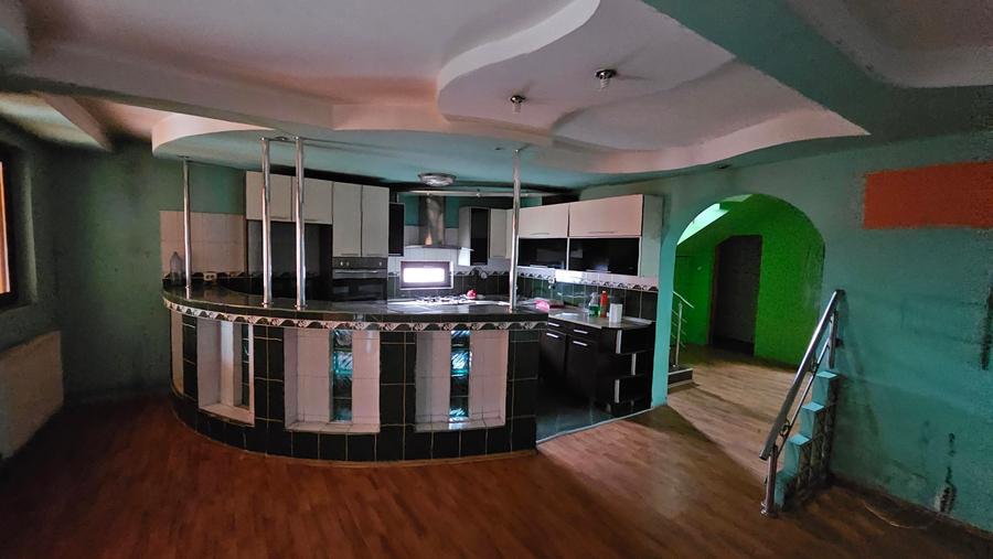 ENACHITA VACARESCU casa P+M, 2005, teren 271mp -145000 euro