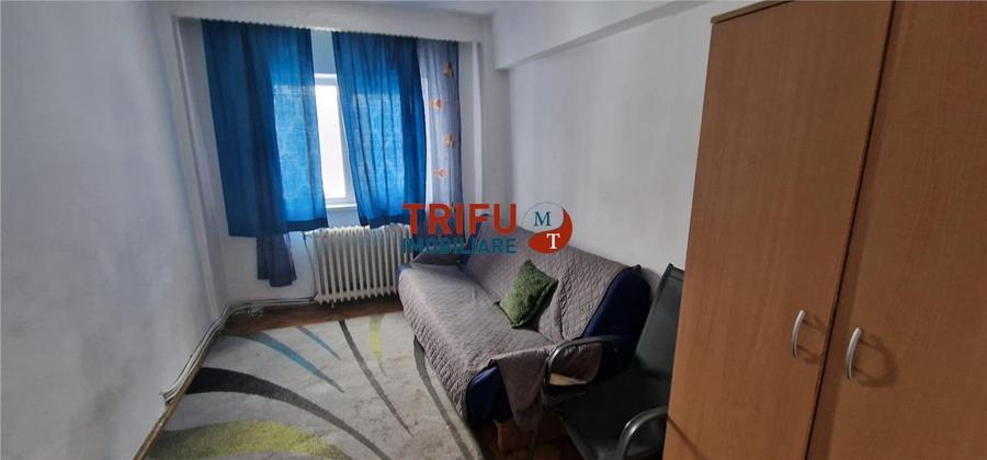 Apartament 3 camere etaj 1 zona Liceul Sportiv