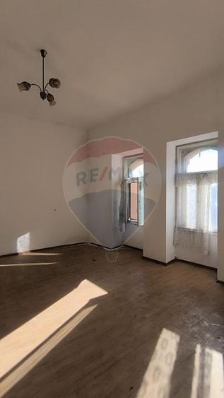 Apartament de vânzare în Palatul Berde, strada Horea